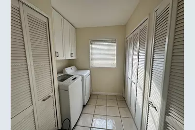 3245 Village Green Dr, Miami, FL 33175 - Photo 24