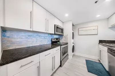 7601 E Treasure Dr #923, North Bay Village, FL 33141 - Photo 8