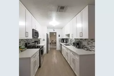 11913 Donlin Dr, Wellington, FL 33414 - Photo 4