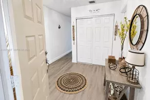 11913 Donlin Dr, Wellington, FL 33414 - Photo 2