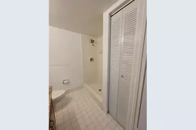 426 NE 210th Cir Ter #106-2, Miami, FL 33179 - Photo 18