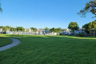 426 NE 210th Cir Terrace, Miami, FL 33179 - Photo 4