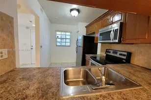 426 NE 210th Cir Terrace, Miami, FL 33179 - Photo 8