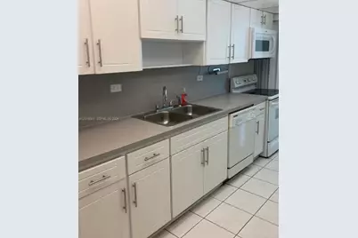 7135 Collins Ave #912, Miami Beach, FL 33141 - Photo 10
