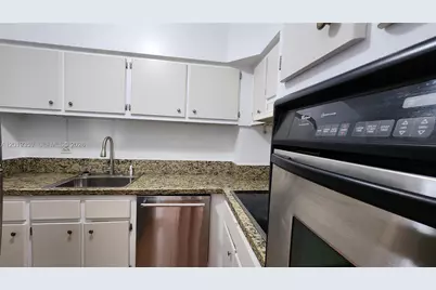 7441 Wayne #8-O, Miami Beach, FL 33141 - Photo 14