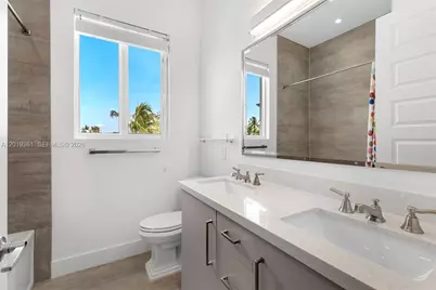 13040 N Bayshore Dr, North Miami, FL 33181 - Photo 50