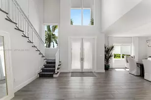 13040 N Bayshore Dr, North Miami, FL 33181 - Photo 12