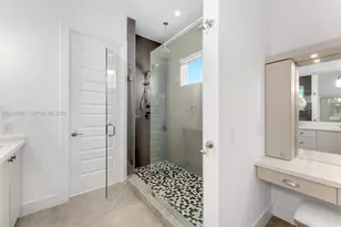 13040 N Bayshore Dr, North Miami, FL 33181 - Photo 44