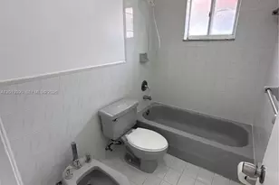 10101 W Okeechobee Rd, Hialeah Gardens, FL 33016 - Photo 28