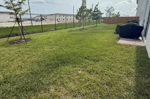 2584 SE 25th Ct, Homestead, FL 33035 - Photo 8