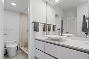 5700 Collins Ave, Miami Beach, FL 33140 - Photo 22