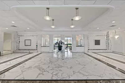 5700 Collins Ave #7J, Miami Beach, FL 33140 - Photo 4