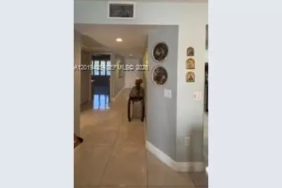 1400 SW 131st Way #203Q, Pembroke Pines, FL 33027 - Photo 4