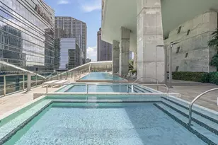 68 SE 6th St, Miami, FL 33131 - Photo 8