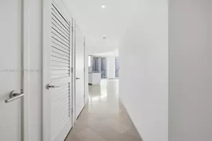 68 SE 6th St, Miami, FL 33131 - Photo 44