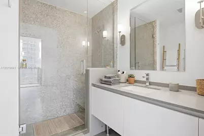 68 SE 6th St #2702, Miami, FL 33131 - Photo 64
