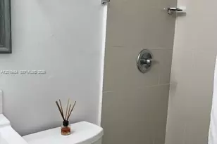 410 NW 31st St, Miami, FL 33127 - Photo 10
