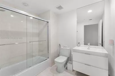 17111 Biscayne Blvd #1406, North Miami Beach, FL 33160 - Photo 22