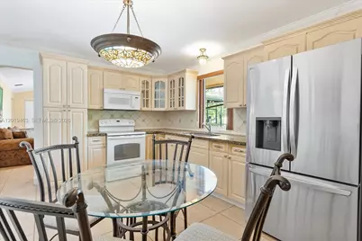 1730 NW 108th Ave, Pembroke Pines, FL 33026 - Photo 18