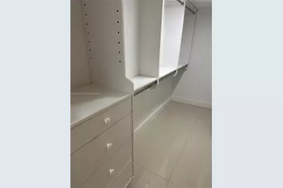6039 Collins Ave #1221, Miami Beach, FL 33140 - Photo 16