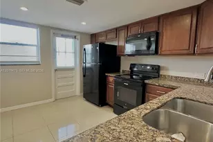 443 NE 195th St, Miami, FL 33179 - Photo 4