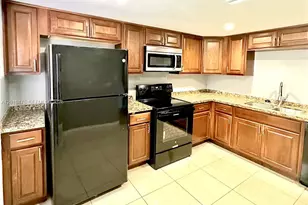 443 NE 195th St, Miami, FL 33179 - Photo 10
