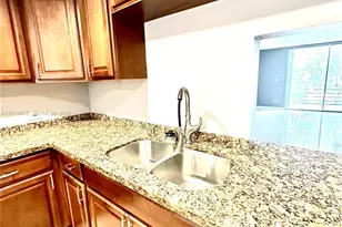 443 NE 195th St, Miami, FL 33179 - Photo 14
