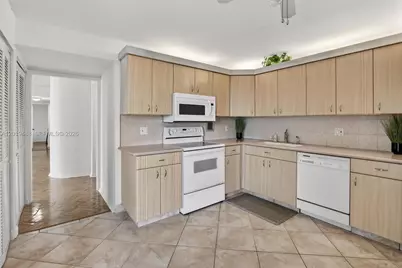 2808 N 46th Ave #E654, Hollywood, FL 33021 - Photo 4