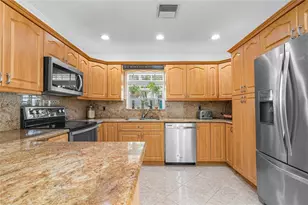 3021 N 72nd Way, Hollywood, FL 33024 - Photo 6