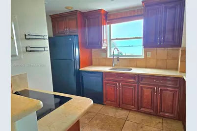 1865 79 St  Cswy #5 i, North Bay Village, FL 33141 - Photo 4