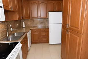447 NE 195th St, Miami, FL 33179 - Photo 4
