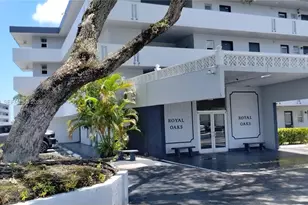 447 NE 195th St, Miami, FL 33179 - Photo 26
