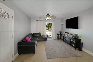 1275 W 35th St, Hialeah, FL 33012 - Photo 10