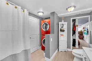 841 SW 11th Ct, Fort Lauderdale, FL 33315 - Photo 20