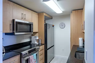 10275 Collins Ave #634, Bal Harbour, FL 33154 - Photo 12