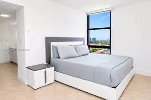 3675 N Country Club Dr, Aventura, FL 33180 - Photo 12