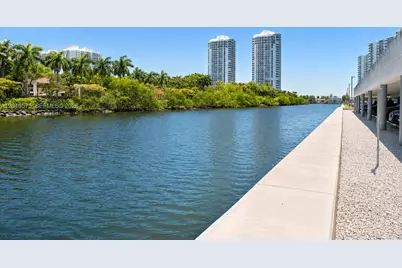 3675 N Country Club Dr #1903, Aventura, FL 33180 - Photo 32