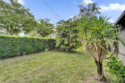 123 Briarwood Cir #2-5, Hollywood, FL 33024 - Photo 18