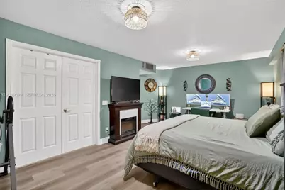 10750 S Golfview Dr, Pembroke Pines, FL 33026 - Photo 28