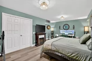 10750 S Golfview Dr, Pembroke Pines, FL 33026 - Photo 28