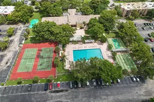 8120 SW 24th St, North Lauderdale, FL 33068 - Photo 4