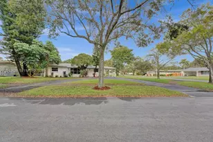 101 SW 53rd Ave, Plantation, FL 33317 - Photo 2