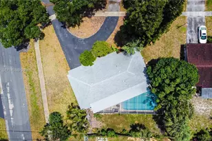 101 SW 53rd Ave, Plantation, FL 33317 - Photo 12