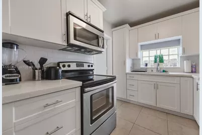 225 NW 14th Ave #225, Miami, FL 33125 - Photo 4