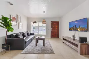 225 NW 14th Ave, Miami, FL 33125 - Photo 2