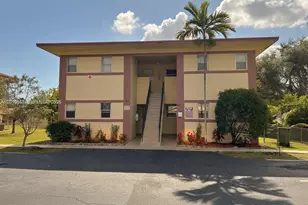 825 SW 10th St, Hallandale Beach, FL 33009 - Photo 2