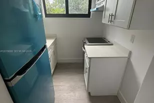 2330 NW 9th St, Miami, FL 33125 - Photo 2