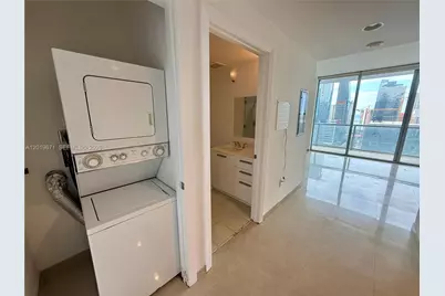 1060 Brickell Ave #2409, Miami, FL 33131 - Photo 6