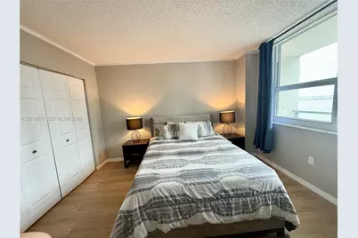 1155 Brickell Bay Dr #1205, Miami, FL 33131 - Photo 24