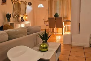 571 NE 172nd St, North Miami Beach, FL 33162 - Photo 2